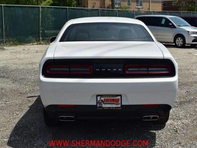 2017 Dodge Challenger SXT 2dr Coupe